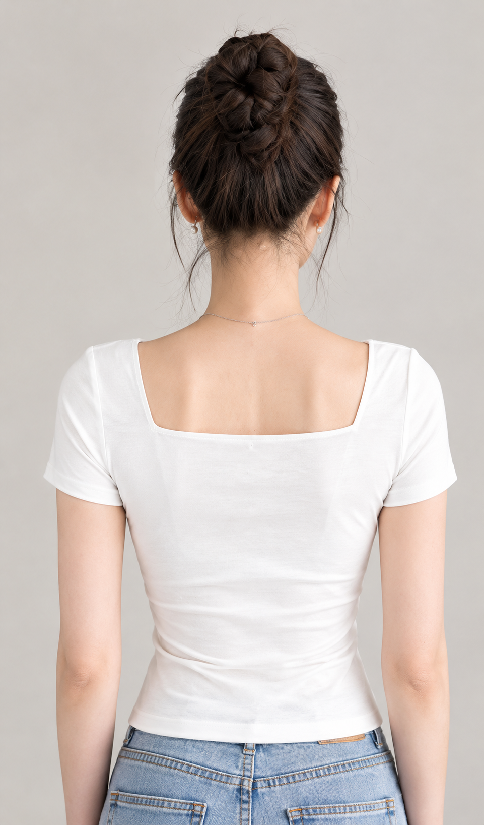 Basic Square Neck Top – Áo thun cổ vuông ôm dáng